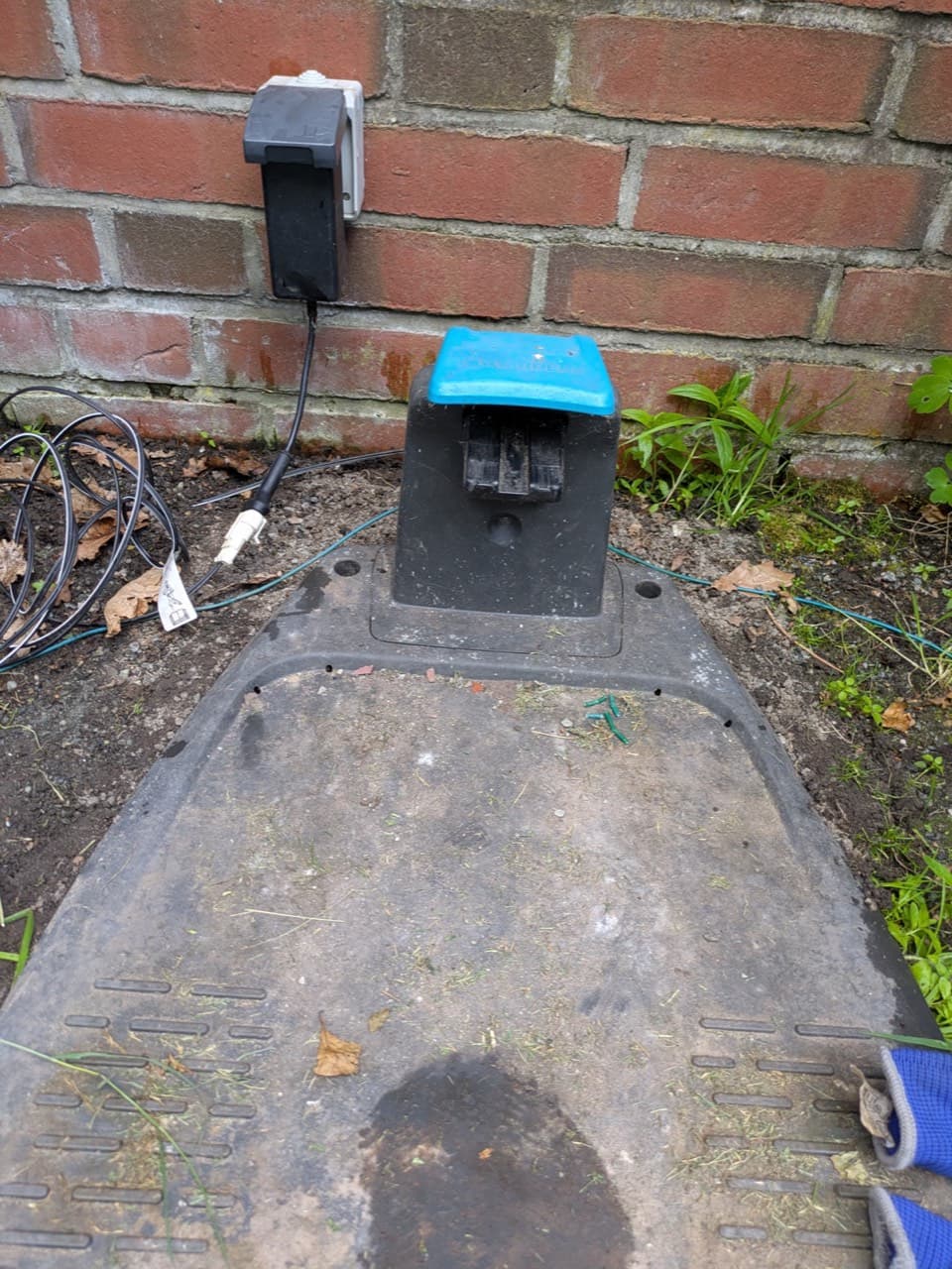 Hier wird eine defekte Dockingstation repariert.